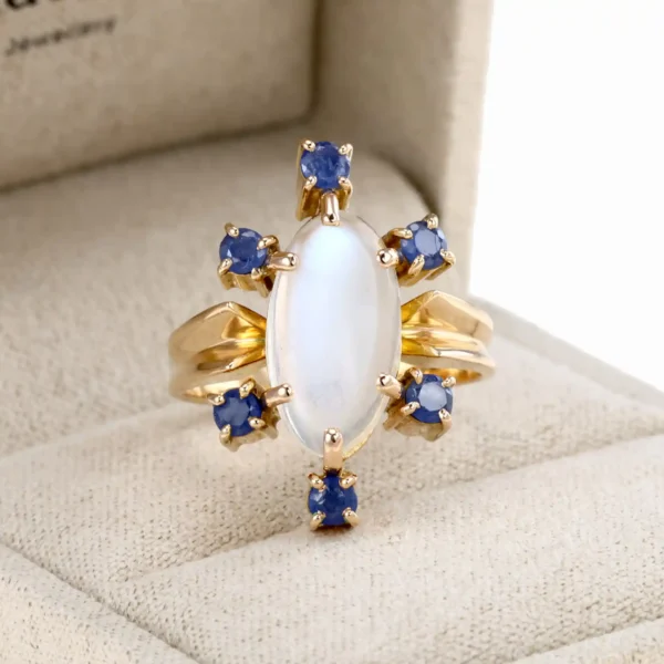 Pierścionek z kamieniem księżycowym - 18K